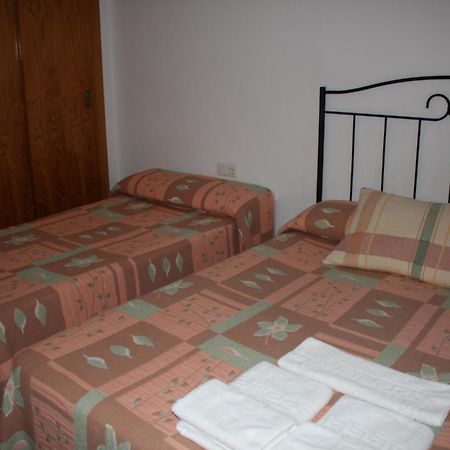 Hostal Torre De Guzman コニル・デ・ラ・フロンテラ エクステリア 写真