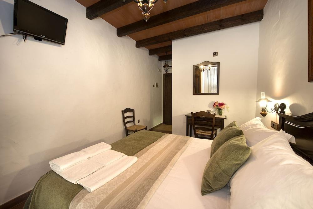 Hostal Torre De Guzman コニル・デ・ラ・フロンテラ エクステリア 写真