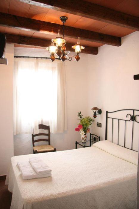 Hostal Torre De Guzman コニル・デ・ラ・フロンテラ エクステリア 写真