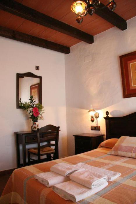 Hostal Torre De Guzman コニル・デ・ラ・フロンテラ エクステリア 写真