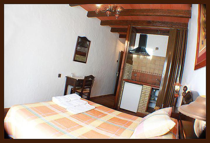 Hostal Torre De Guzman コニル・デ・ラ・フロンテラ エクステリア 写真