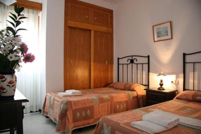 Hostal Torre De Guzman コニル・デ・ラ・フロンテラ 部屋 写真